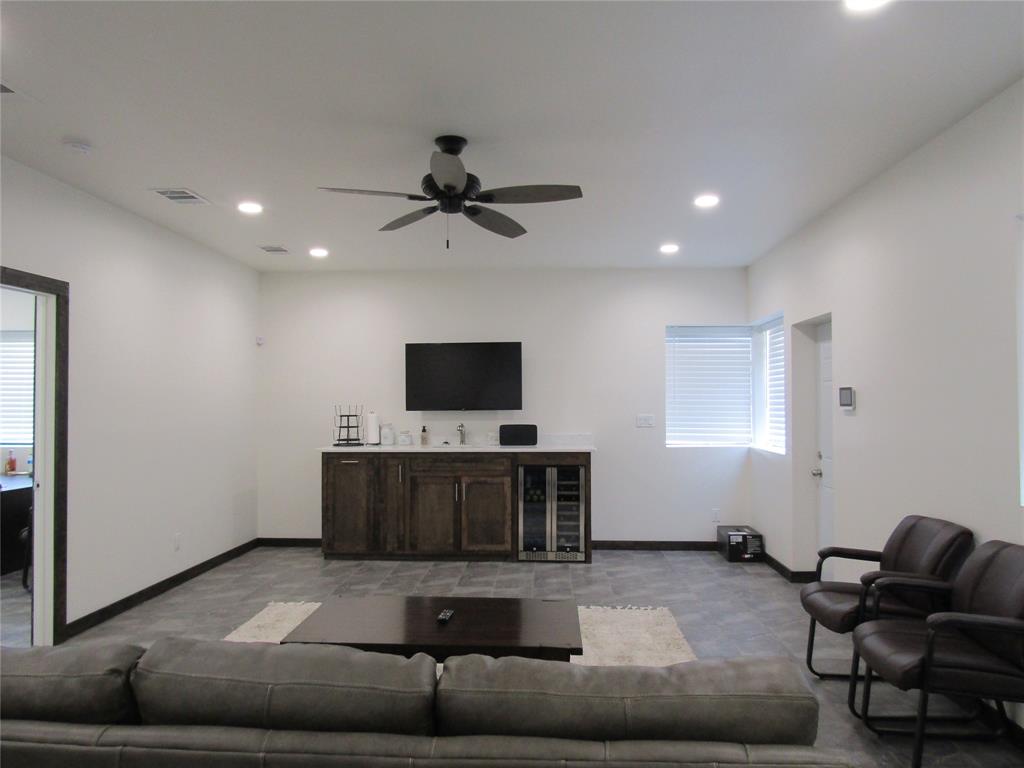 City Of Paris - Commercial Sale