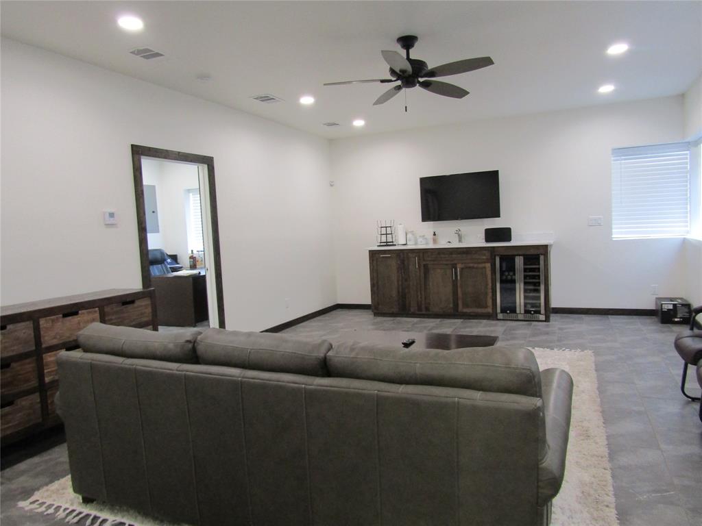 City Of Paris - Commercial Sale