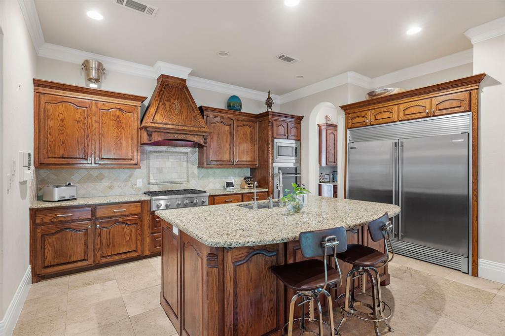 917 Belclaire Circle