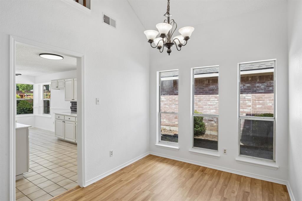 537 Raintree Circle