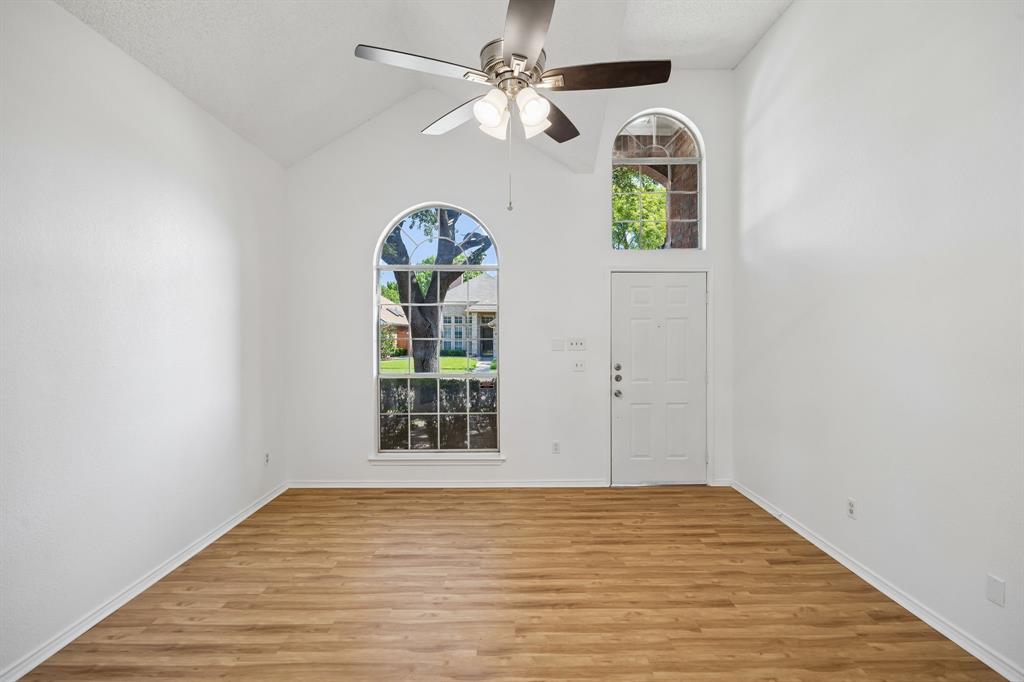 537 Raintree Circle