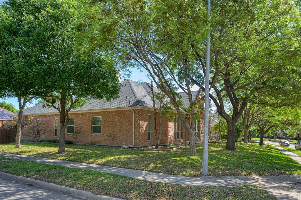 2449 London Drive