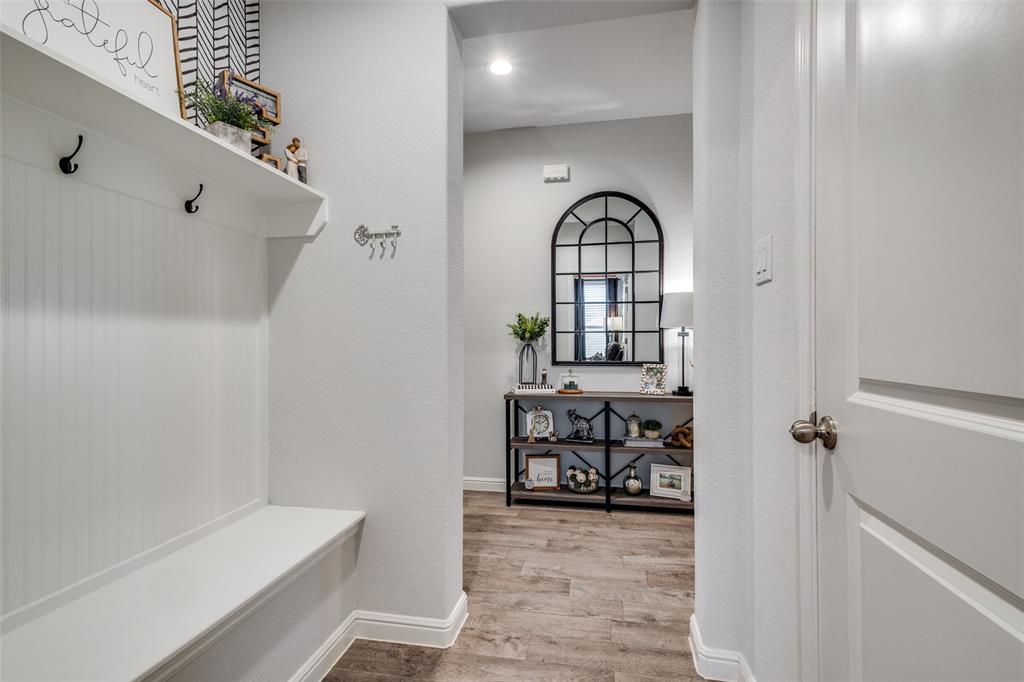 15901 Tottenhall Pass