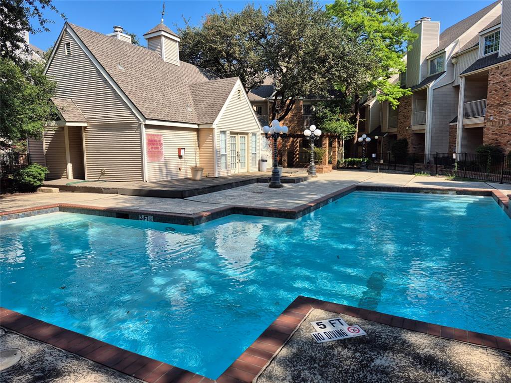 Parkway Quarter Condos - Residential