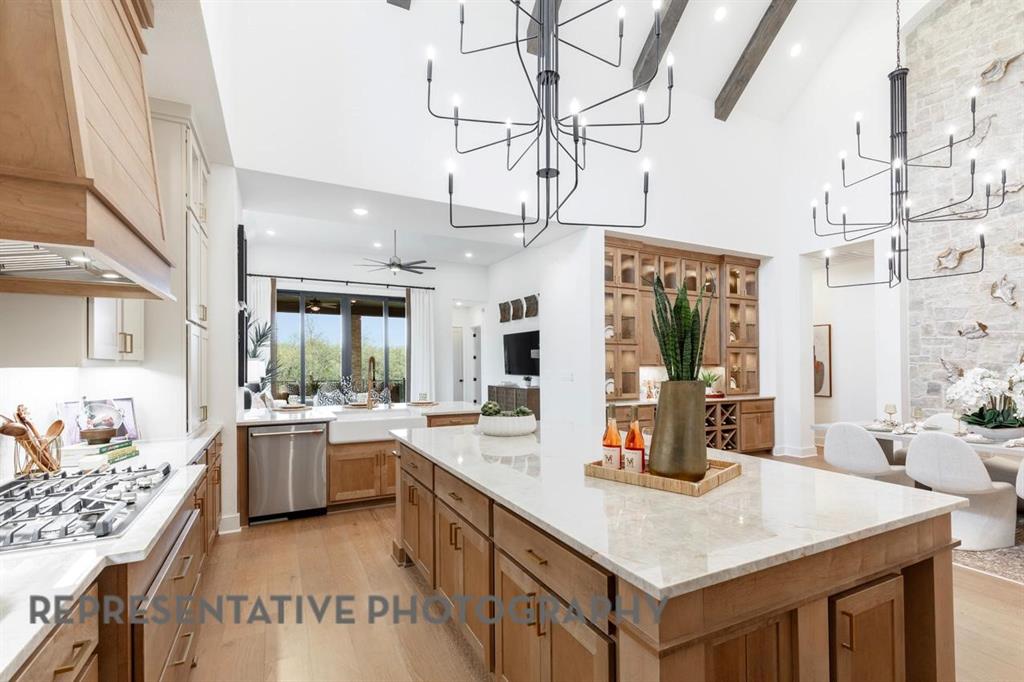 924 Shadow Creek Drive
