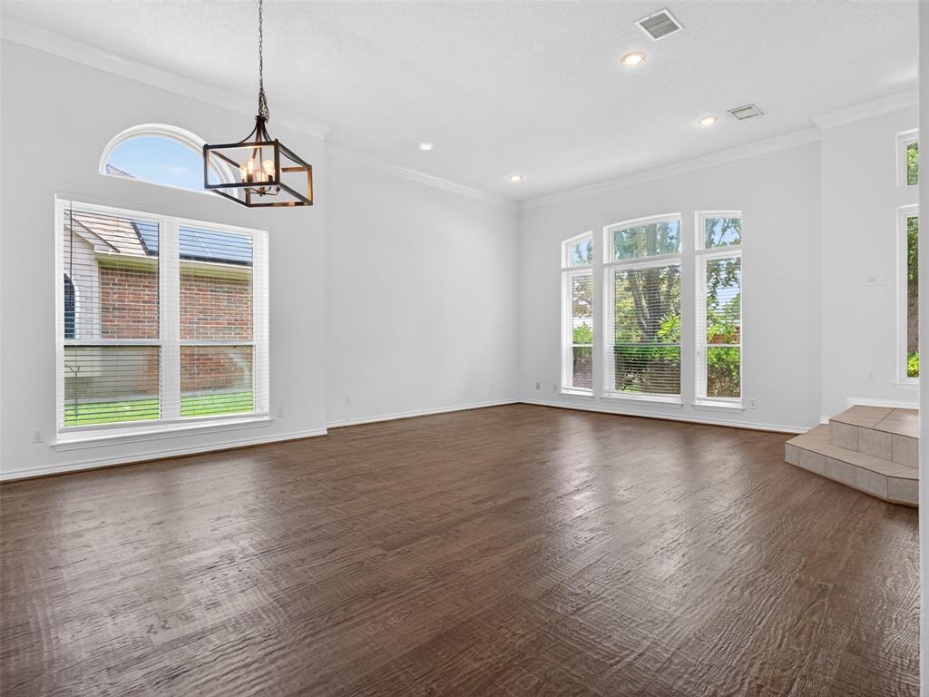 1728 Forest Glen Drive
