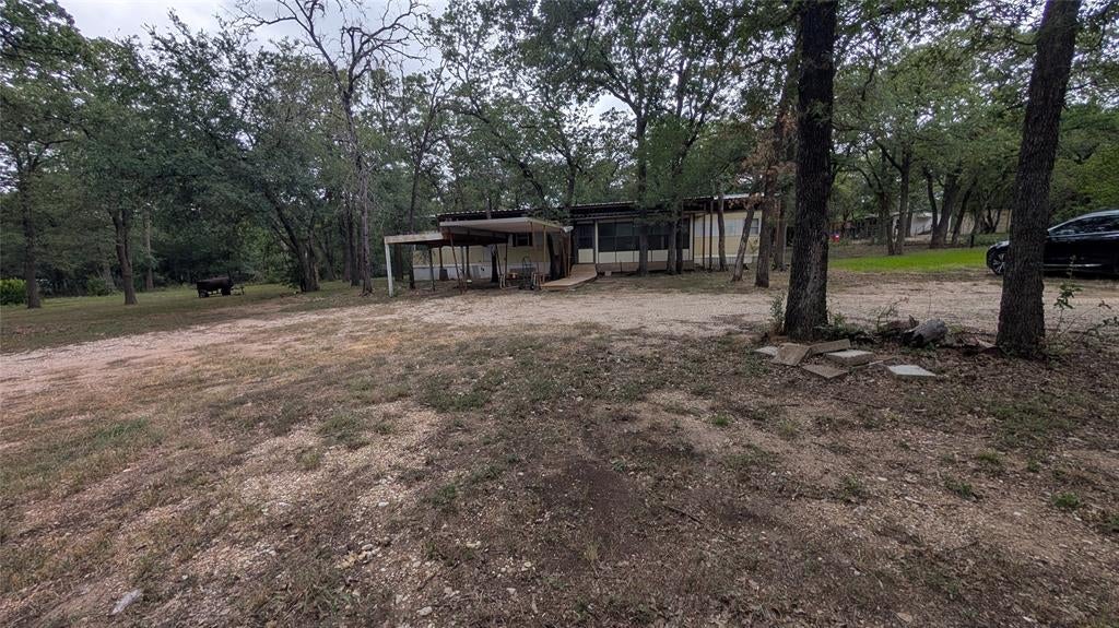 Photo of 325 Oakgrove Circle, Elm Mott, TX 76640 (MLS # 21331186)