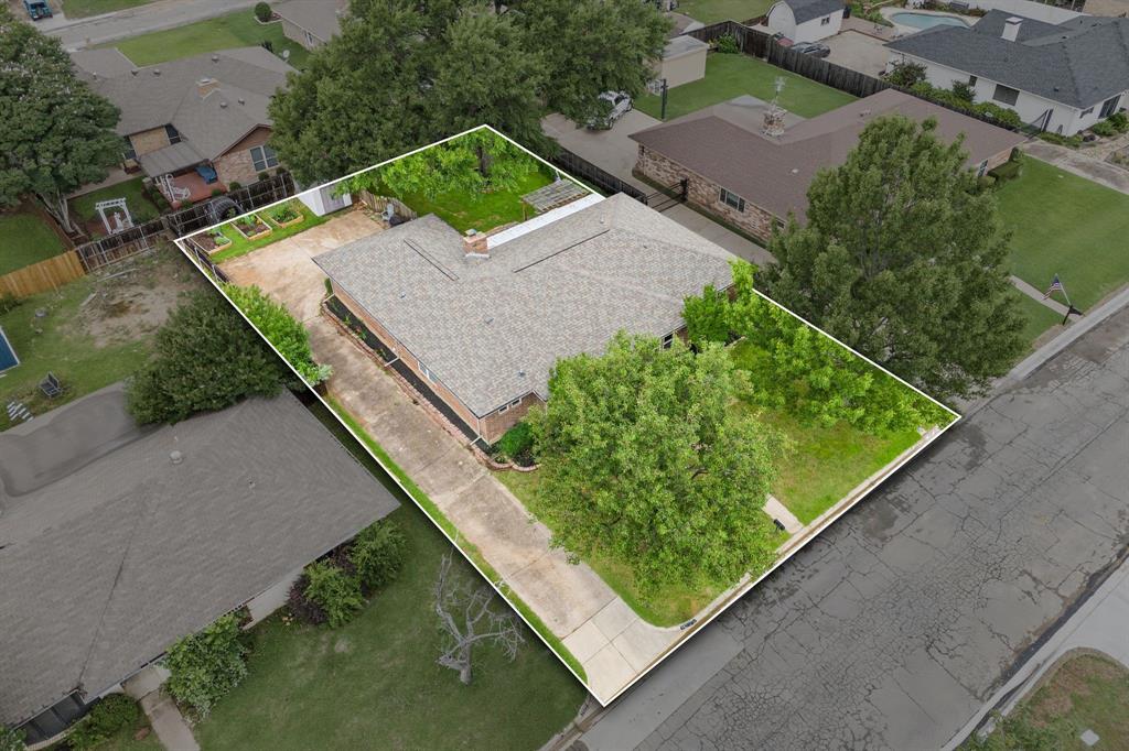 7529 Mapleleaf Drive