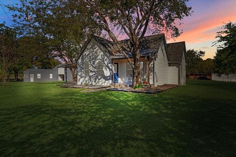 Tiny photo for 402 W Sam Rayburn Road, Ector, TX 75439 (MLS # 21096750)