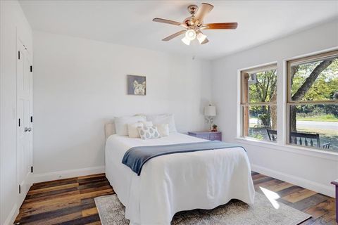 Tiny photo for 402 W Sam Rayburn Road, Ector, TX 75439 (MLS # 21096750)