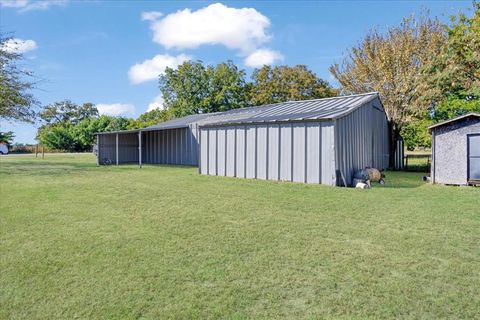 Tiny photo for 402 W Sam Rayburn Road, Ector, TX 75439 (MLS # 21096750)