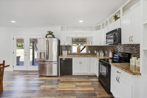 Tiny photo for 402 W Sam Rayburn Road, Ector, TX 75439 (MLS # 21096750)