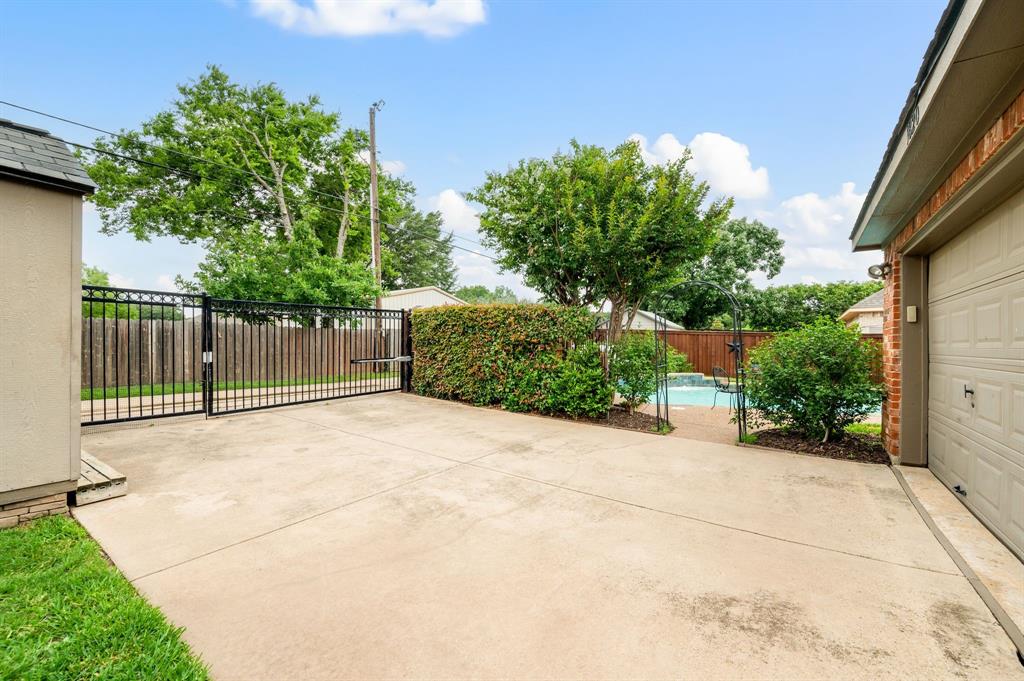 1820 Lacey Oak Lane