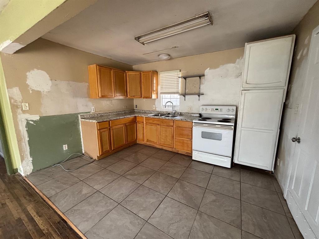 Barnett J N Add - Residential