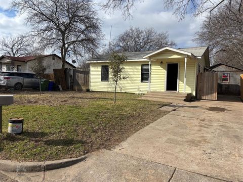 825 Clyde Street White Settlement TX 76108