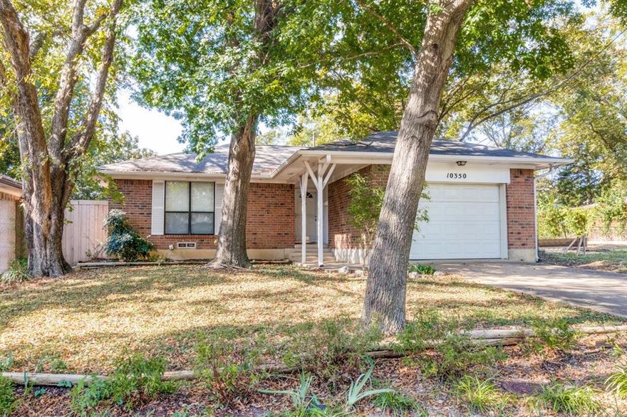 Pretty 2 bedroom, 1 bath home.  Living area, dining area. Hardwood floors. Kitchen with electric stovetop, electric oven and refrigerator. full sized washer & dryer are. Attached 1 car garage. Ceiling fans. Large fenced back yard. Show and Lease!
