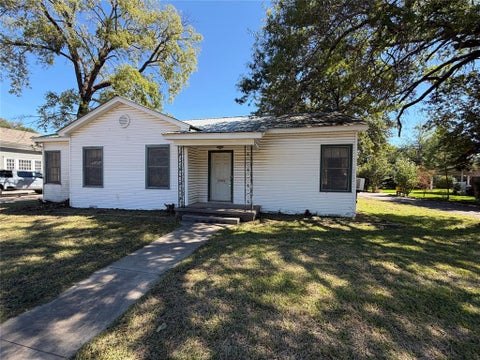 Photo of 424 Church Street, Sulphur Springs, TX 75482 (MLS # 21403789)