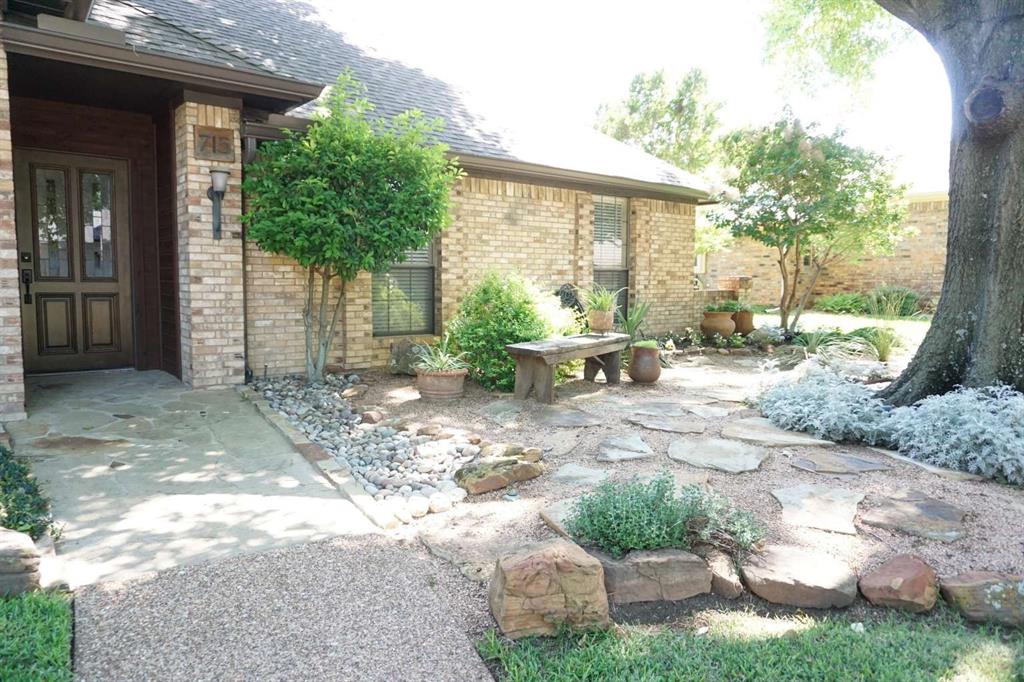 715 Clayton Circle