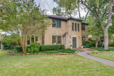 1112 S Canterbury Court Dallas TX 75208