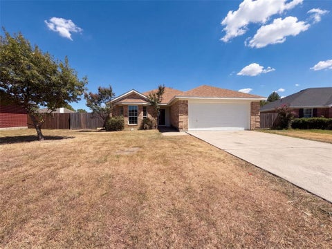 Photo of 8025 Blue Duck Trail, Arlington, TX 76002 (MLS # 21380399)