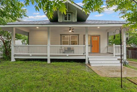 813 Elsbeth Street Dallas TX 75208