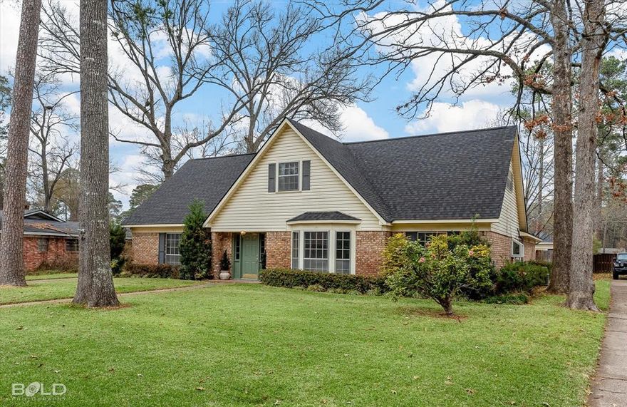 Discover your new sanctuary in this expansive 5-bedroom, 3-bathroom
residence, perfectly nestled in the heart of Shreveport. Offering abundant
space, this property is ideal for those seeking a comfortable and
accommodating lifestyle.
Step inside to a welcoming foyer that seamlessly transitions into the home's
thoughtfully designed living spaces. The generously sized living room
features large windows, inviting natural light to fill the space and illuminate
the beautiful hardwood floors. There is also a cozy family room providing an
ideal spot for relaxation or entertainment.
The kitchen is a chef’s delight with modern appliances and a breakfast area.
Enjoy meals in the formal dining area, designed to accommodate both
intimate dinners and larger gatherings.
The primary bedroom is conveniently located on the first floor along with one
other bedroom and the remaining three bedrooms are upstairs.

The home’s exterior complements the impressive interior, featuring a well-
maintained façade and a sprawling yard. The property sits on a lush,

landscaped lot that provides both privacy and tranquility. The backyard offers
ample space for outdoor gatherings or simply unwinding under the stars.
With a perfect blend of comfort and sophistication, this Shreveport residence
is truly a delightful place to call home. Don't miss the opportunity to make
this exceptional property your own.