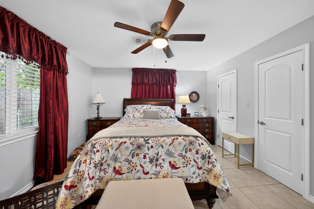 Oak Leaf Trail - Residential