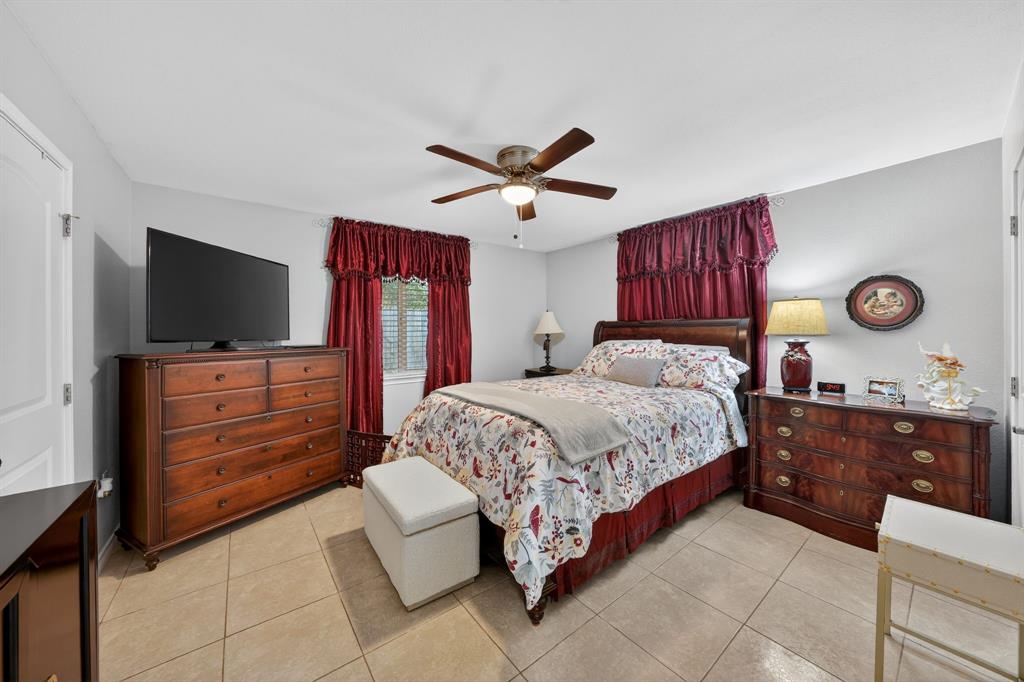 Oak Leaf Trail - Residential