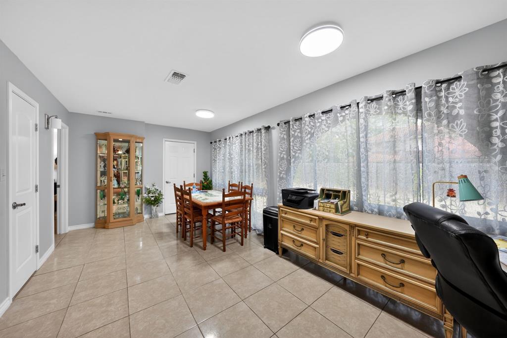 Oak Leaf Trail - Residential
