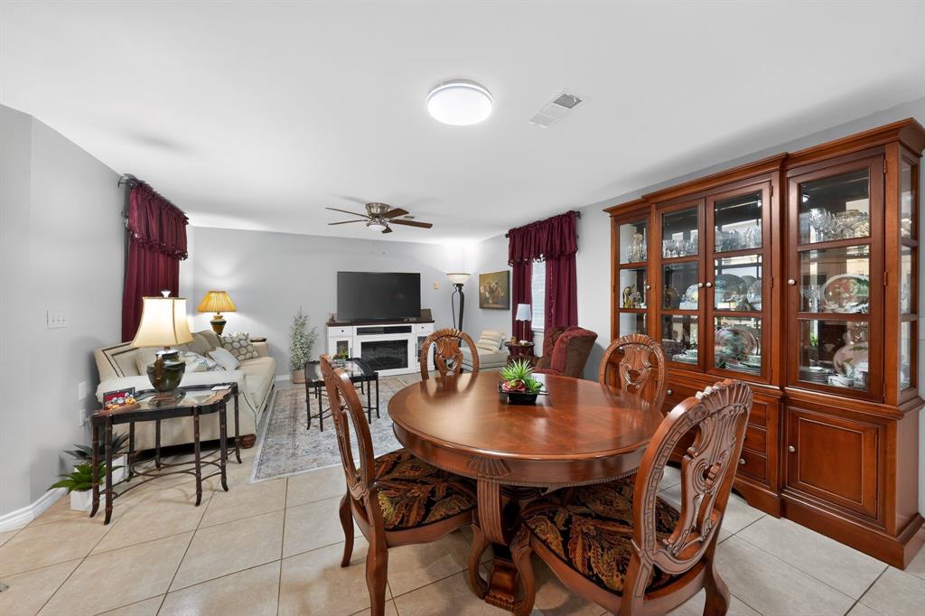 Oak Leaf Trail - Residential