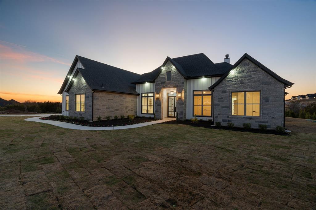 1040 Eagles Bluff Drive