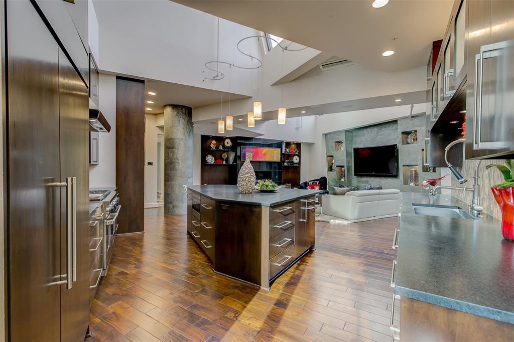 Neil P At Burnett Park Condo - Residential