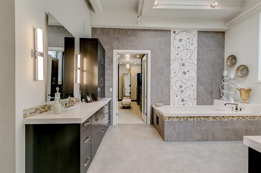 Neil P At Burnett Park Condo - Residential