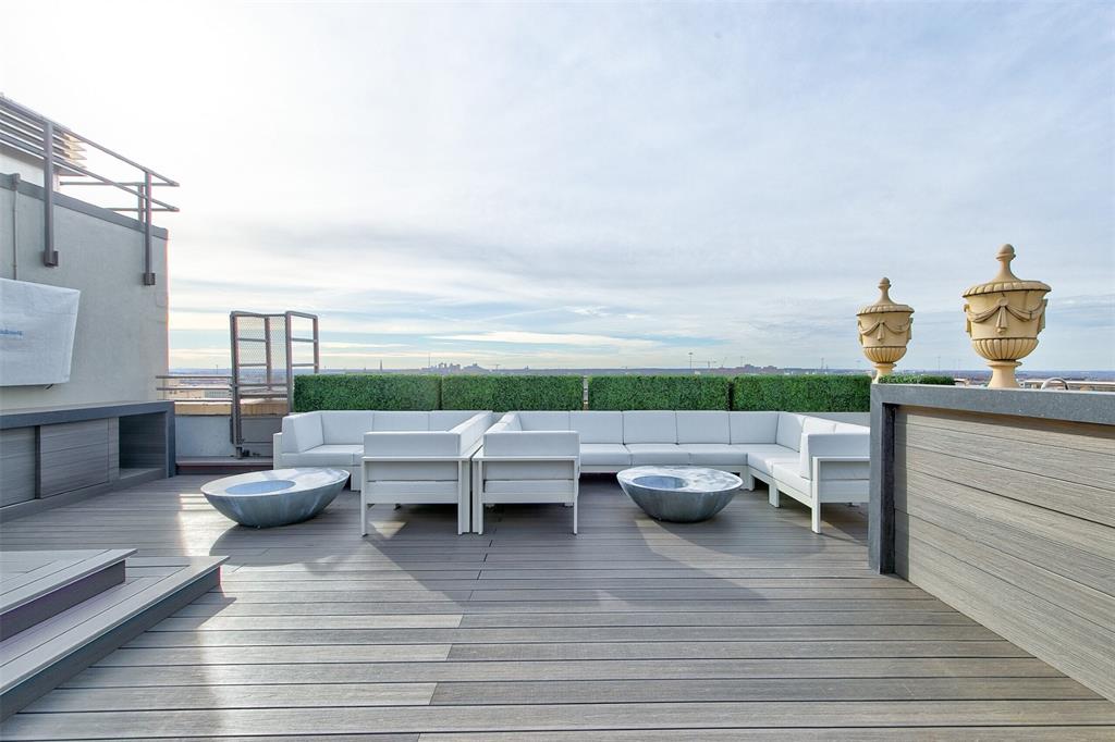 Neil P At Burnett Park Condo - Residential