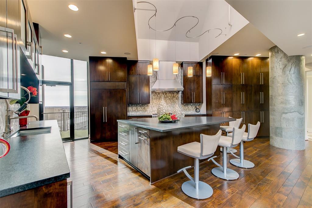 Neil P At Burnett Park Condo - Residential