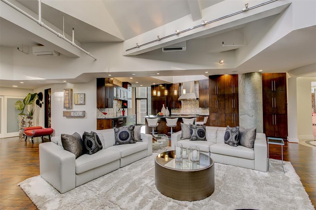 411 W 7th Street 1101