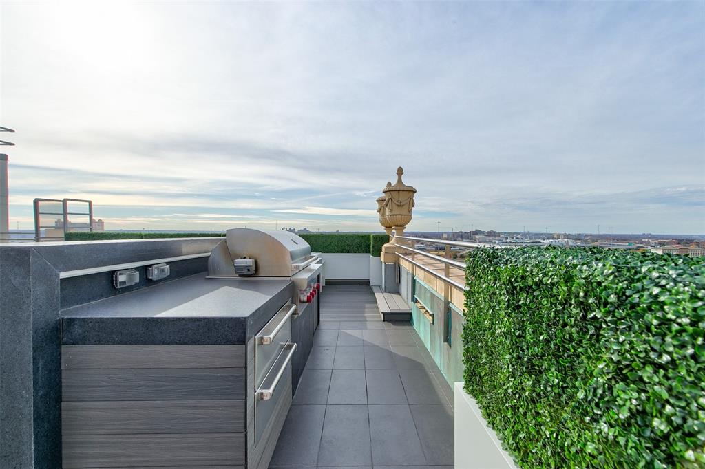 Neil P At Burnett Park Condo - Residential
