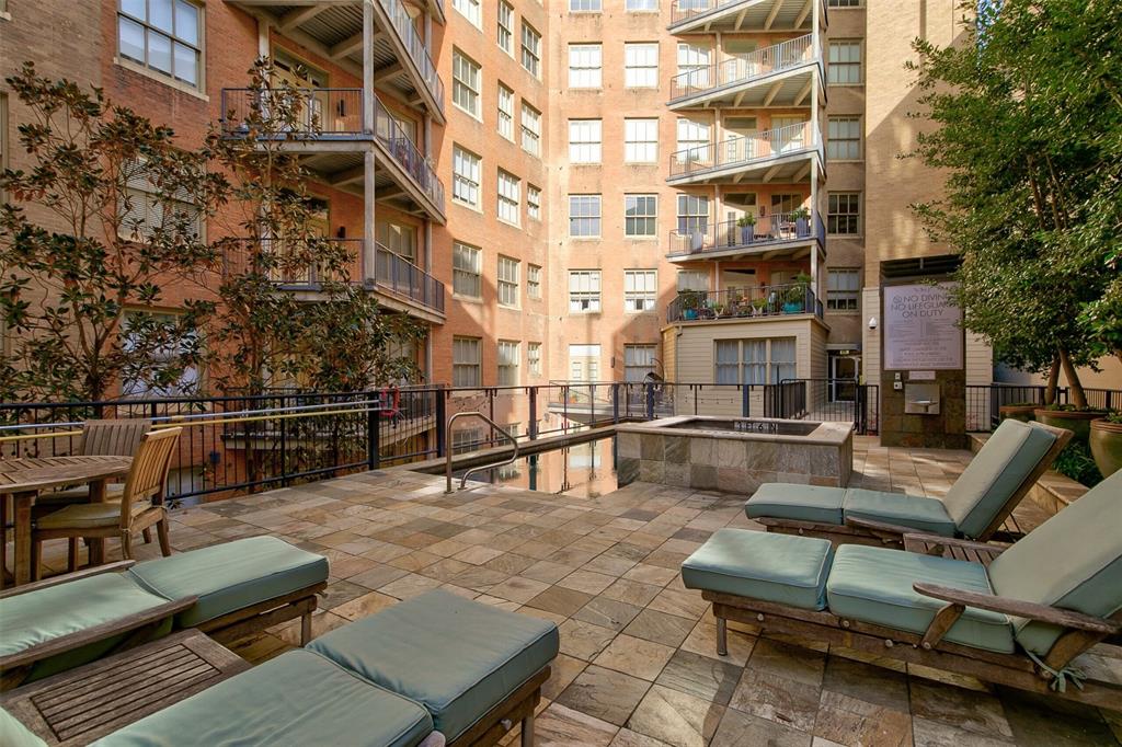 Neil P At Burnett Park Condo - Residential