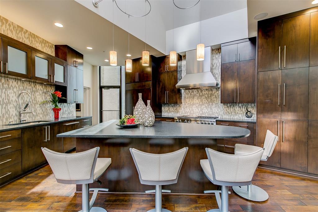 Neil P At Burnett Park Condo - Residential
