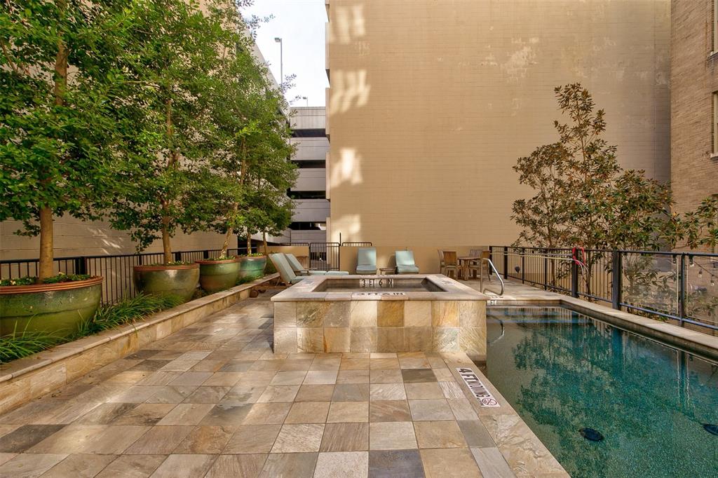 Neil P At Burnett Park Condo - Residential