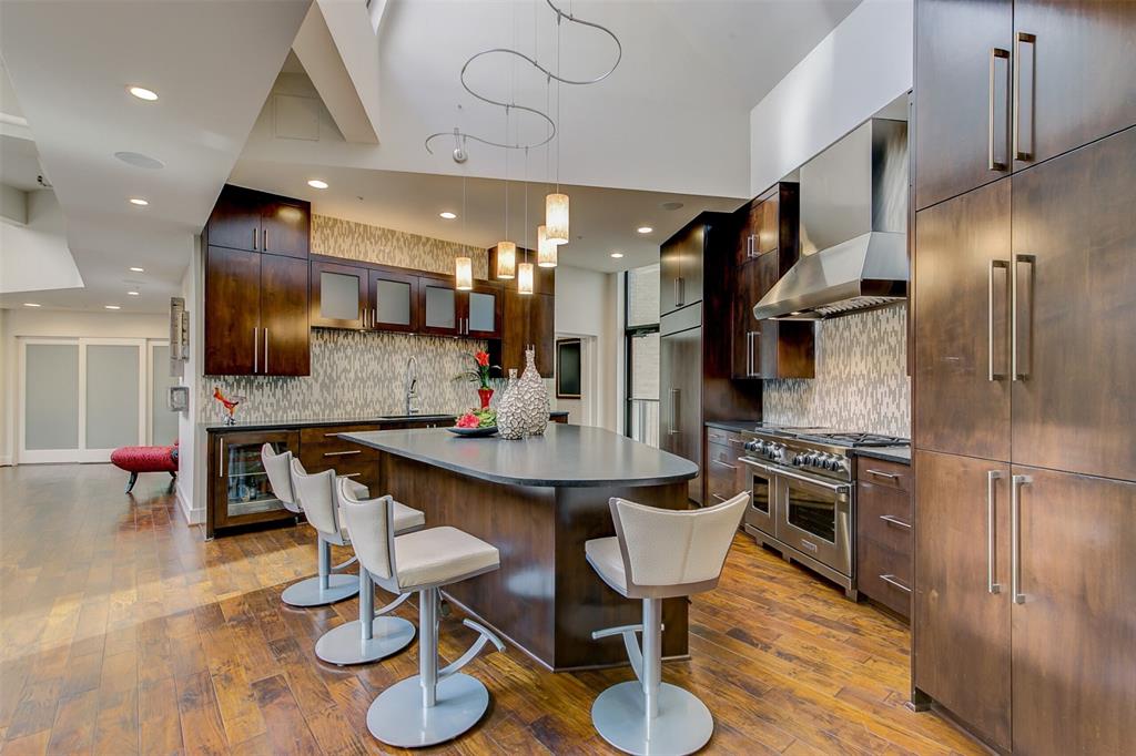 Neil P At Burnett Park Condo - Residential