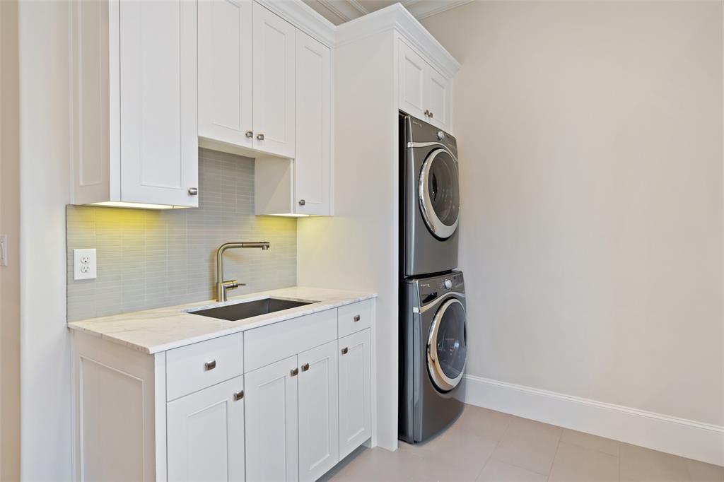 Fourth Instl/Hlnd Park - Residential