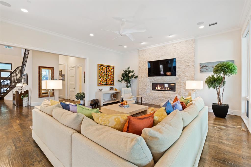 Fourth Instl/Hlnd Park - Residential