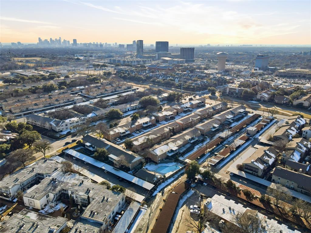 Williamsburg 02 Condo - Residential