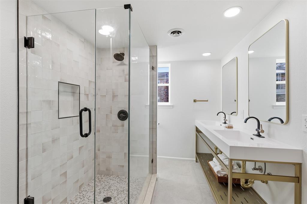 Williamsburg 02 Condo - Residential