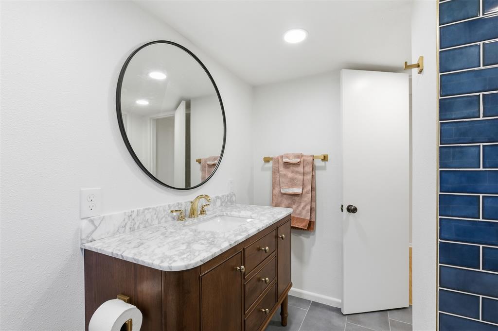 Williamsburg 02 Condo - Residential