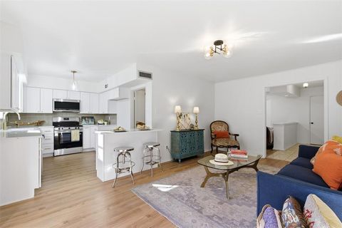 5835 E University Boulevard B Dallas TX 75206