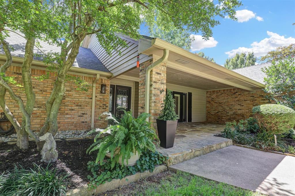 1361 Lakeview Drive