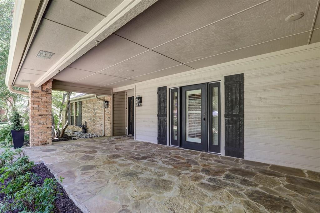 1361 Lakeview Drive