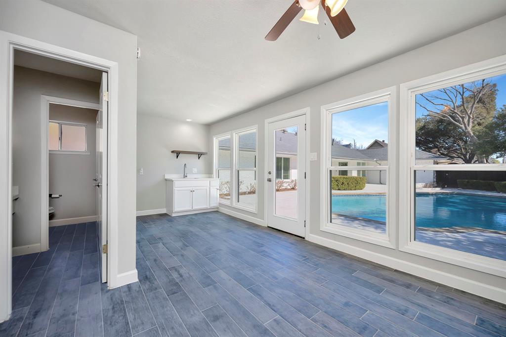 Schreiber Manor 06 Inst - Residential